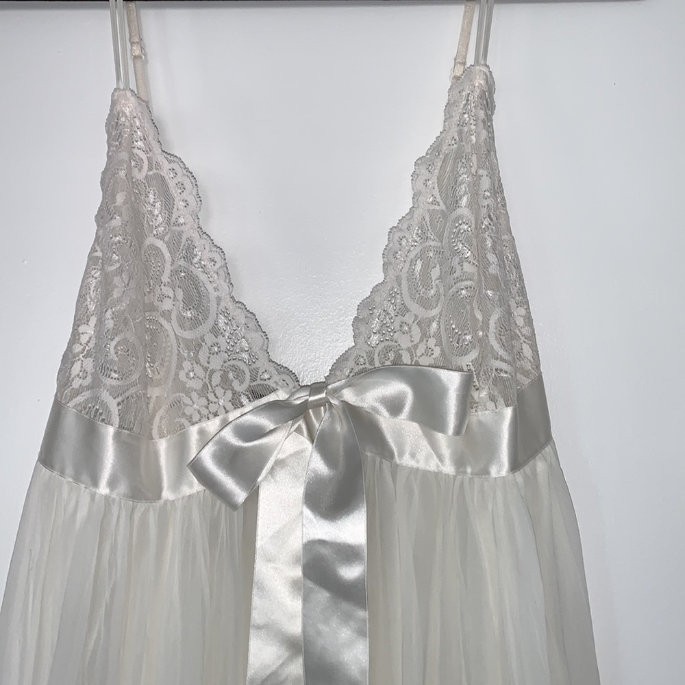 ❌SOLD❌ VS Pleated Babydoll XL - Picture 3 of 5